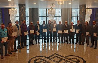 Selçuklu Müftülüğü'nden Din Görevlilerine Anlamlı Teşekkür: TDV Belgeleri Takdim Edildi