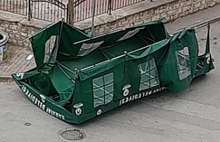 Konya'da Lodos Kabusu: Fırtına Şehri Teslim...